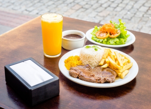 Prato Feito + Suco de Polpa 300 ml