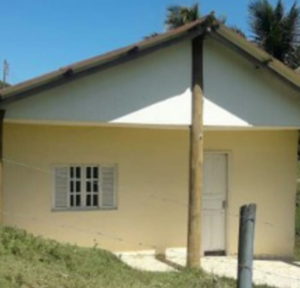 Casa com rio em Frente em Serra