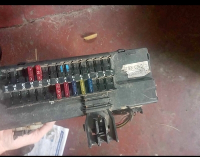 Caixa de Fusível Do Escort Europeu